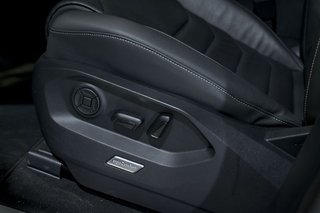 Volkswagen Touareg   Prem Eleg 3.0 V6 TDI 170kW Tip 4M