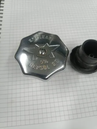 Lote 2 tapones gasolina Mobilette