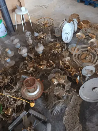 Lote de 27 lámparas antiguas doradas y transparent