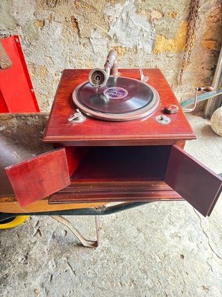 Gramófono antiguo para restaurar Funciona