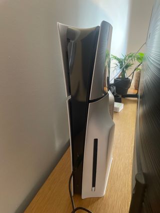Consola PS5 Slim Negra y Blanca