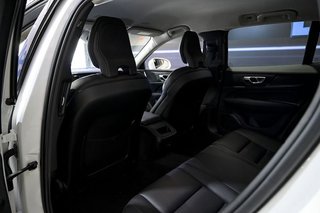 Volvo V60   2.0 B4 D AWD Cross Country Pro AUTO