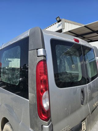Opel Vivaro 2.5