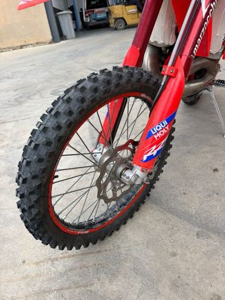 Beta Enduro/Motocross Roja y Blanca
