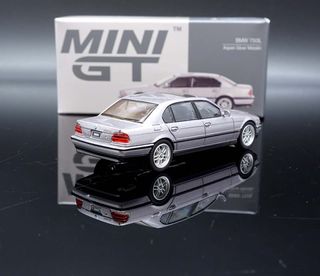 Mini GT 792 BMW E38 750iL Prata