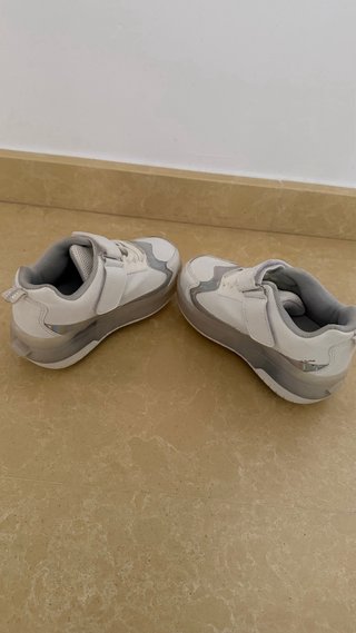 Tenis patín blancos para niño/niña