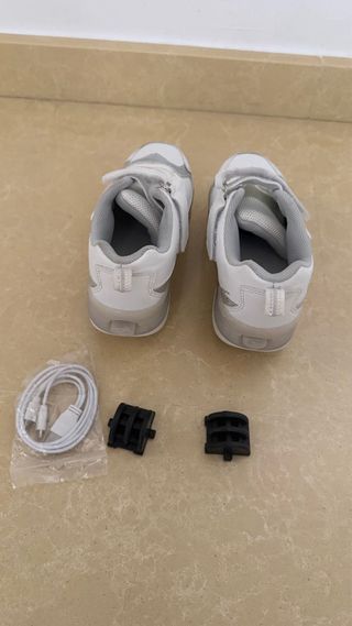 Tenis patín blancos para niño/niña