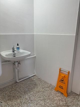 Local comercial en venta en La Roureda en Viladecans
