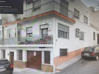 Se vende piso en el centro de Salobreña