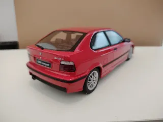 BMW E36 Compact Otto 1/18 Rojo