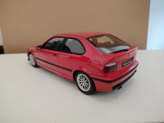 BMW E36 Compact Otto 1/18 Rojo