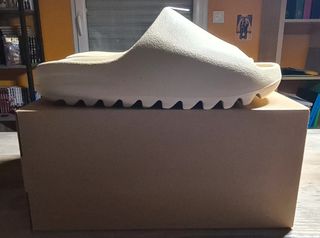 Chanclas Adidas Yeezy Beige Talla 42