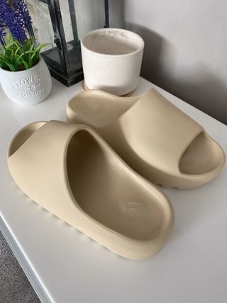 Chanclas Adidas Yeezy Beige Talla 42