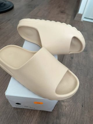 Chanclas Adidas Yeezy Beige Talla 42