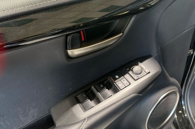 Lexus NX 2.5 300h Business Navigation 2WD