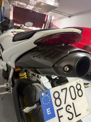 Triumph Daytona 675 Blanca y Dorada