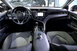 Toyota Camry   2.5 220H Advance