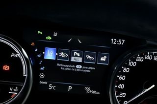 Toyota Camry   2.5 220H Advance