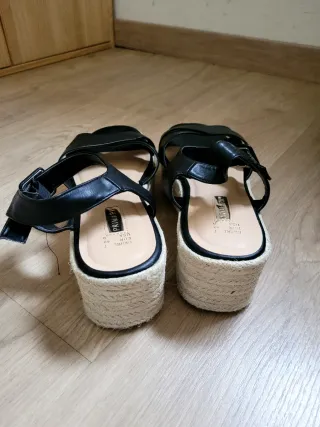 Sandalias negras cuña esparto n.40