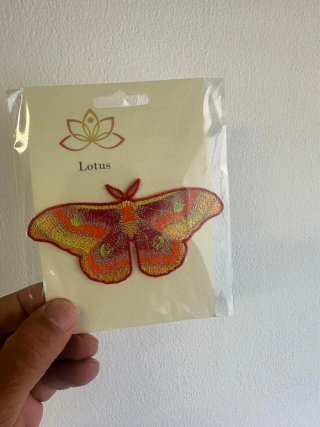 Toppa farfalla ricamata