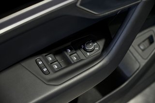 Volkswagen Touareg Prem Eleg 3.0 V6 TDI 210kW Tip 4M