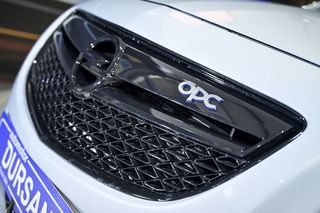 Opel Insignia    2.8 V6 Turbo OPC