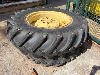 Ruedas completas con contrapesos jhonn deere.