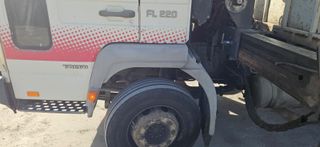 CAMIÓN GRUA VOLVO FL220 2000  570.000KM