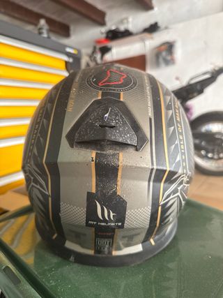 Casco MT Helmets Negro y Plateado