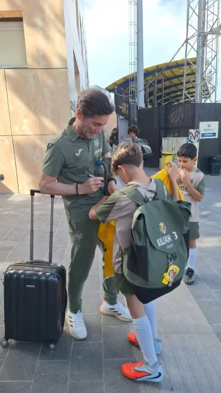 Chubasquero CF Villarreal Firmado,escucho ofertas.