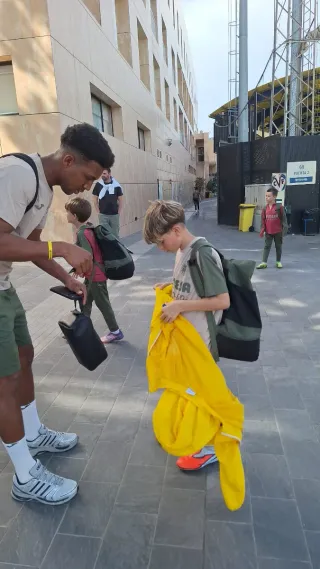 Chubasquero CF Villarreal Firmado,escucho ofertas.