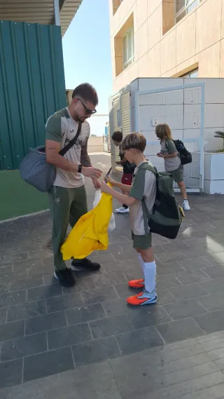 Chubasquero CF Villarreal Firmado,escucho ofertas.