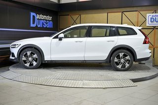 Volvo V60   2.0 B4 D AWD Cross Country Pro AUTO