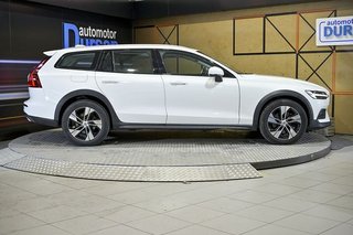 Volvo V60 2.0 B4 D AWD Cross Country Pro AUTO