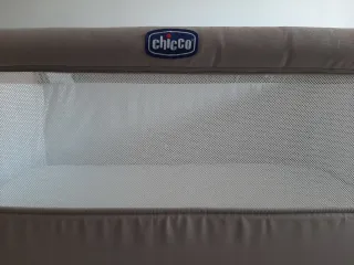Cuna Chicco Next 2 Me +  2 juegos de sábanas
