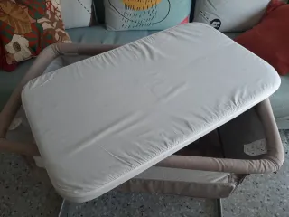 Cuna Chicco Next 2 Me +  2 juegos de sábanas