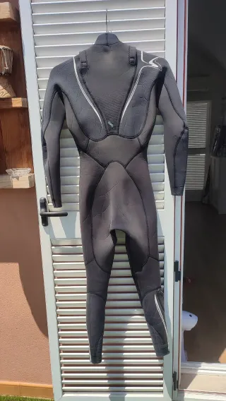 Neopreno surf talla M 4'3 mm
