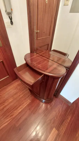 Mueble recibidor con espejo y armario. NO ENVIO.