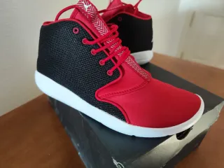 Jordan Eclipse Chukka 37.5 Negro/Rojo