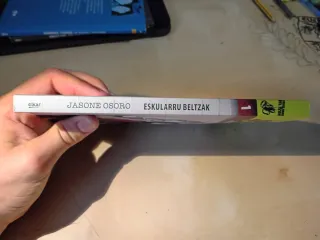 Eskularru beltzak