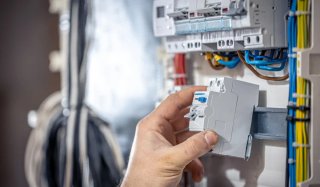 INSTALACIONES DE ELECTRICIDAD