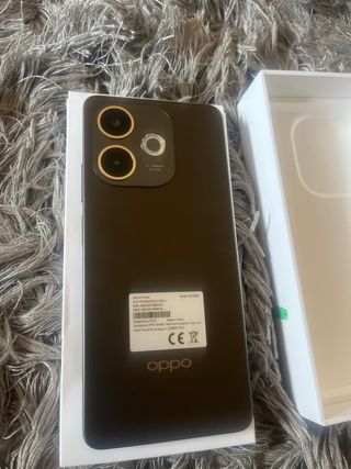 OPPO A5 Pro 5G Nuovo con cavo incluso
