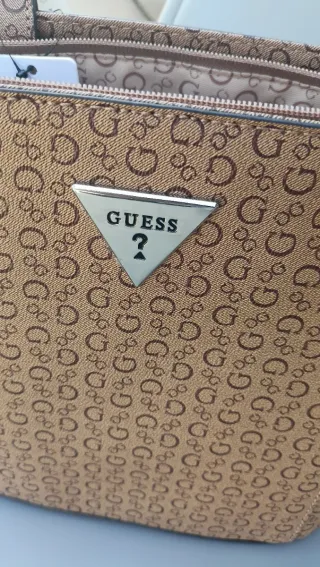 Bolso Guess estampado G