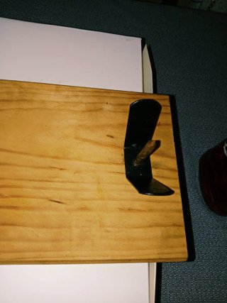 Jamonera de madera con soporte