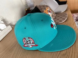 Gorras y zapatos