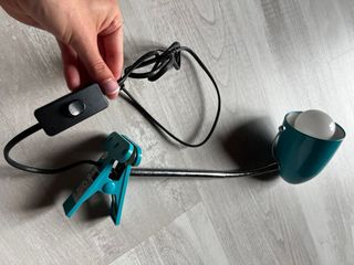Lámpara Escritorio Pinza Azul Metálica