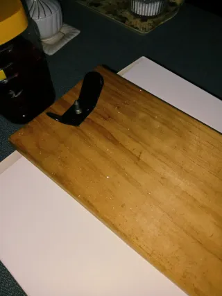 Jamonera de madera y metal