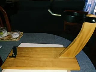 Jamonera de madera y metal
