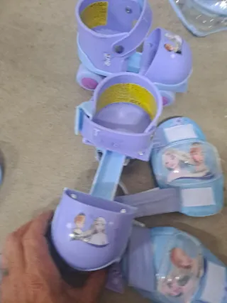 Patines y protecciones Frozen niña