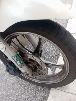 Suzuki Sixteen 150 Scooter Blanca